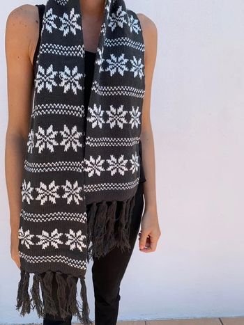 Echarpe à motif gris foncé et blanc Bonobo