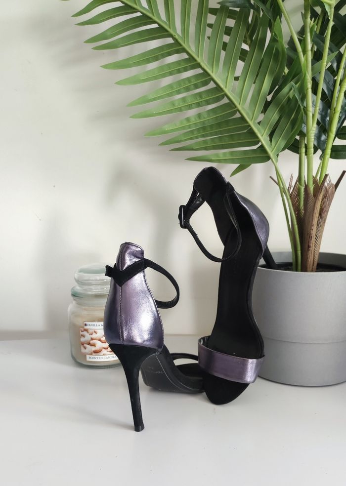 Chaussures à talons aiguilles - photo numéro 3