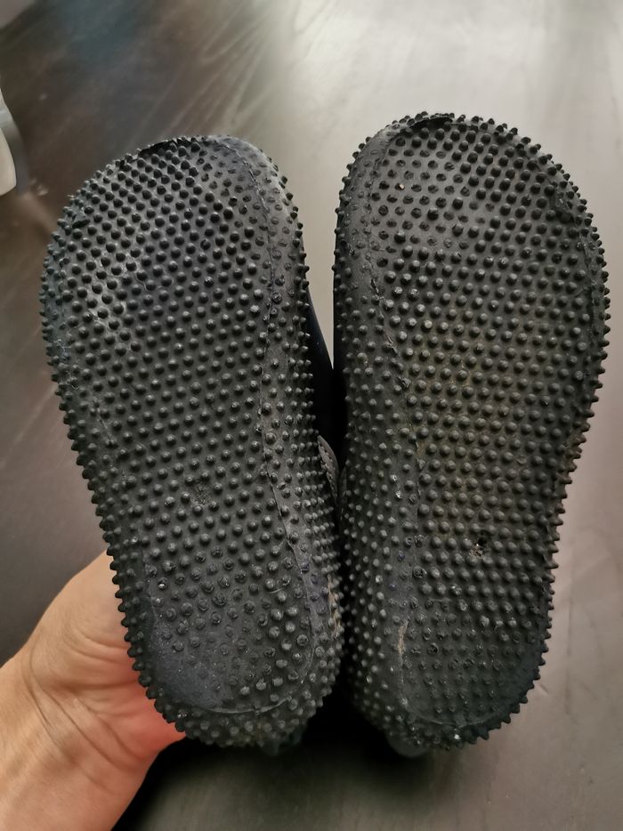 Lot 3 chaussures sandales d'eau T24 à T26 - photo numéro 8