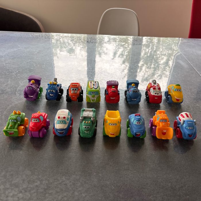 Lot de 16 véhicules Tonka