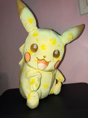 Peluche Plush Pokémon Pikachu - édition spéciale anniversaire