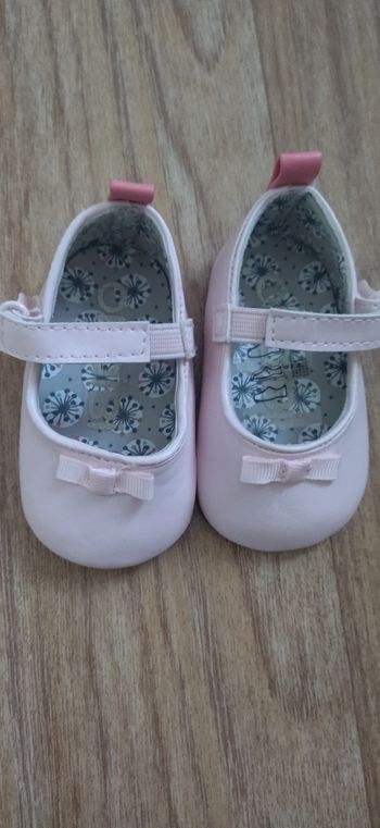Chaussures bébé obaibi neuves  naissance