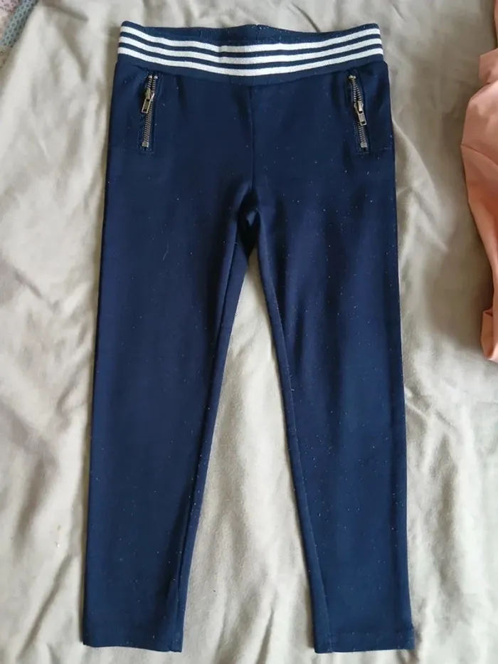 Lot vêtements fille 4 ans - photo numéro 2