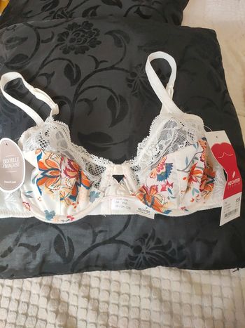 Soutien gorge dentelle Hechter 85B