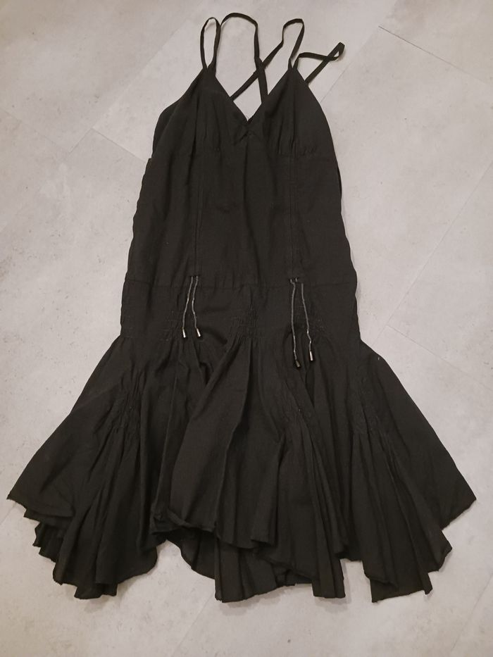 robe noire asymétrique
