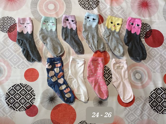 Lot 10 paires de chaussettes 👧 taille 24 26 - photo numéro 2
