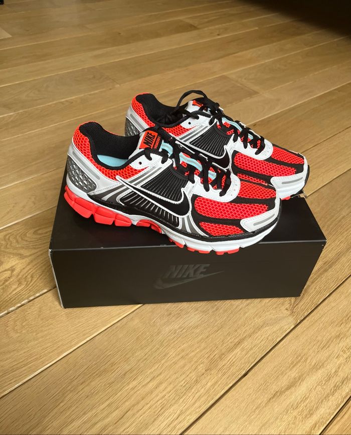 Nike Zoom Vomero 5 Bright Crimson - photo numéro 7