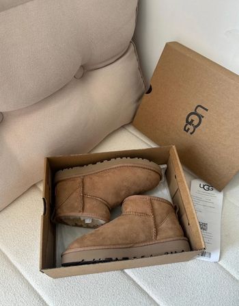 Ugg mini Snow boots