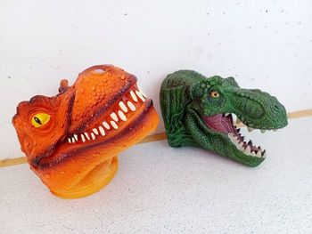 Lot marionnette dinosaure