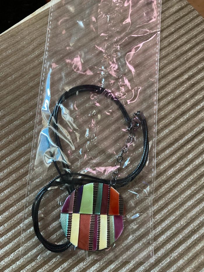 Collier multicolore