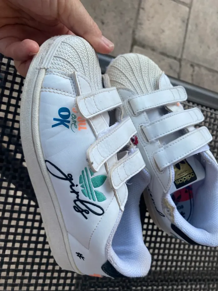 Baskets scratchs Adidas girl 33 - photo numéro 2