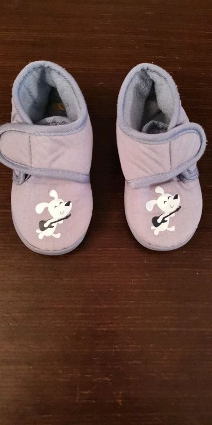 Chaussons bleu 23