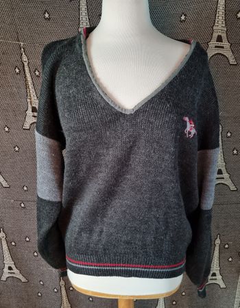 Pull d'hiver col V gris taille 48-50