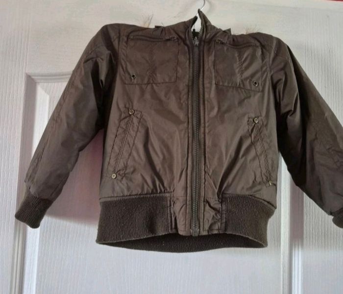 Gros lot vêtements garçon 6ans - photo numéro 3
