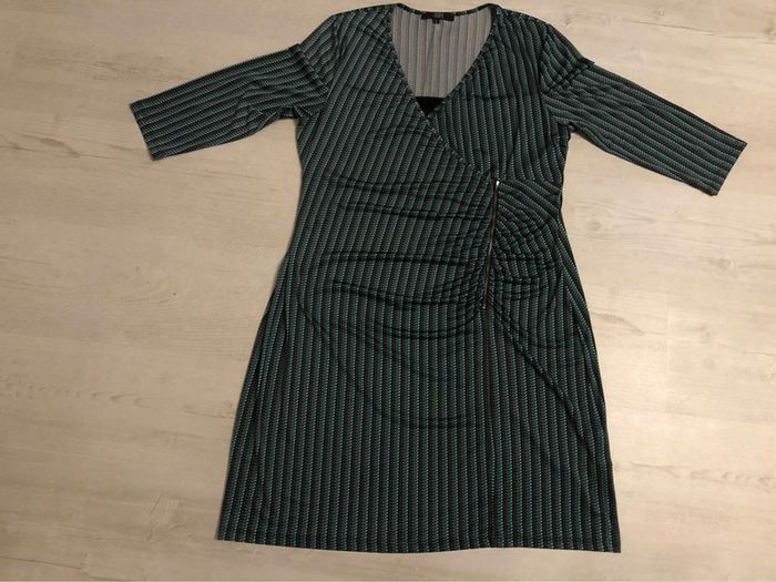 AN14: Robe cache-cœur imprimée avec zip coté T 44/46 Portée 1 fois - photo numéro 3