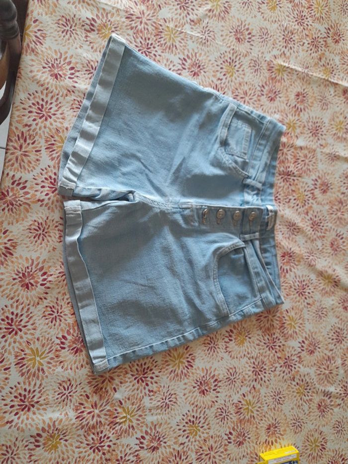 Short femme taille 40