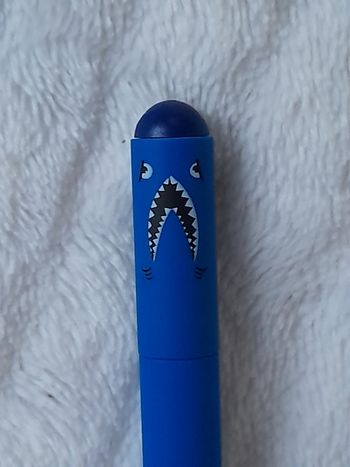 Stylo Legami Requin triste fâché 