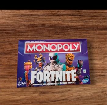 Monopoly Fortnite  Jeu de Société complet et en très bon état, juste un coin légèrement abîmé