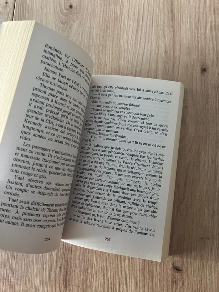 Livre de Maxime Chattam - les arcanes du chaos - photo numéro 2