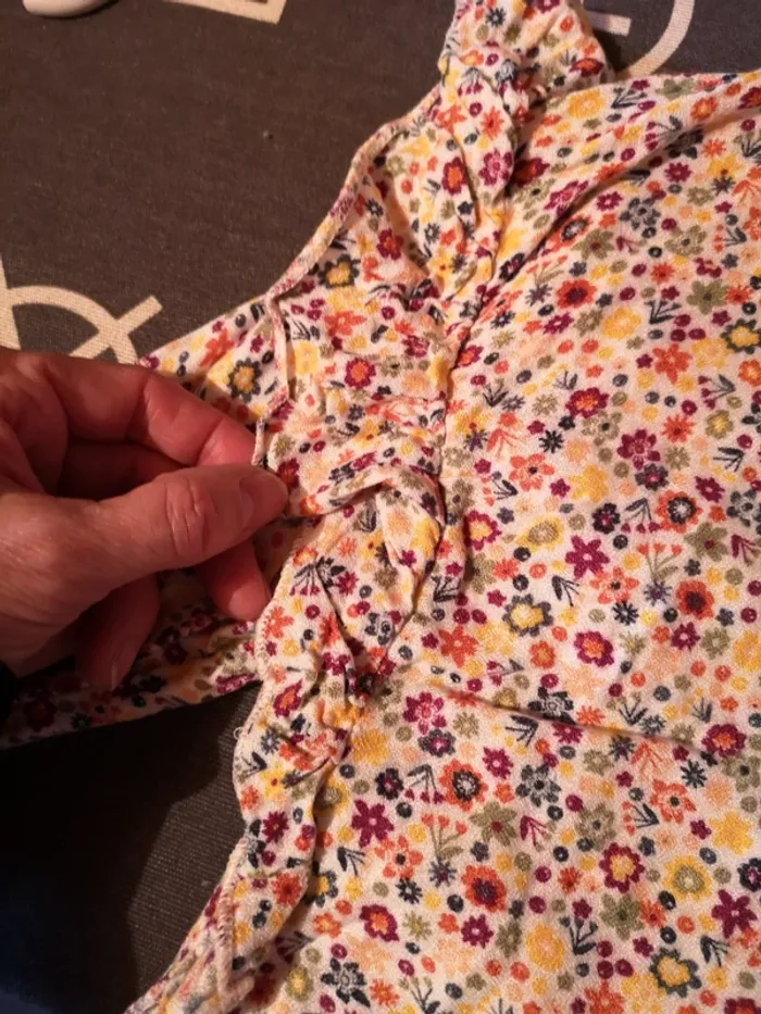 Lot 5 t shirts /blouse 8 ans - photo numéro 4