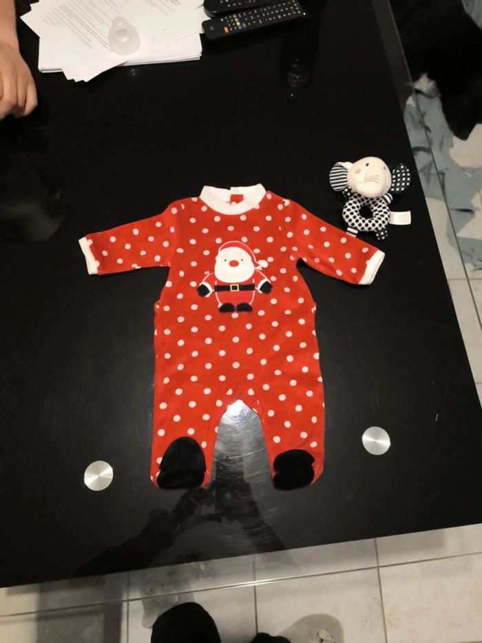 Pyjama en velours taille 3 mois