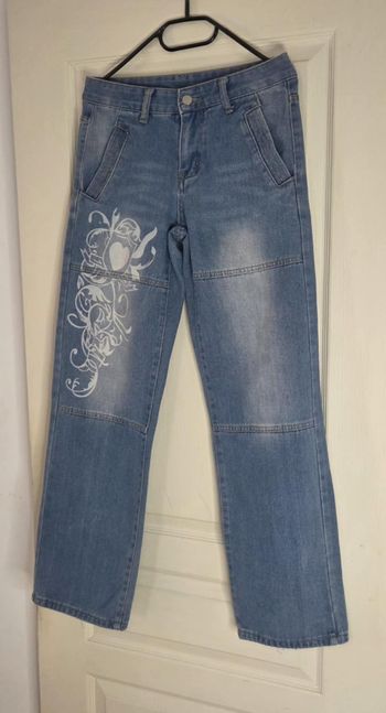 Jean S femme denim clair imprimé cœur – Coupe droite tendance – Excellent état