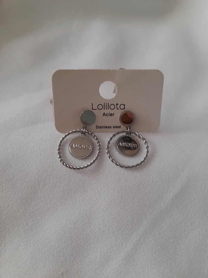 Boucles d'oreilles Amour neuve encore étiquetée