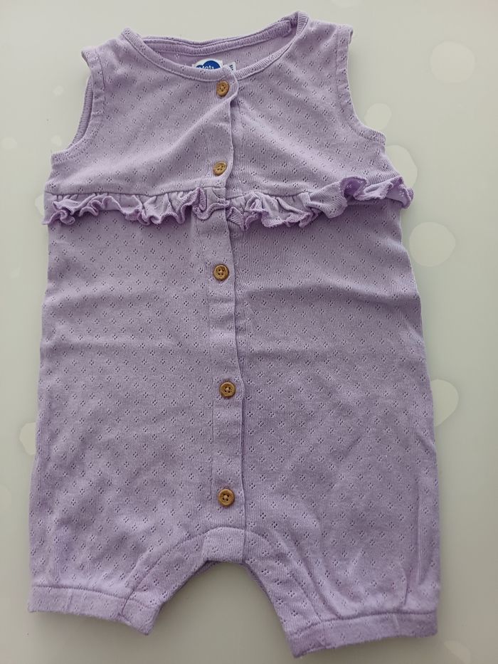 Combishort neuve taille 9 mois