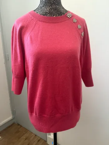 Pull rose Tara Jarmon – Boutons bijoux – Taille 3 – Très bon état