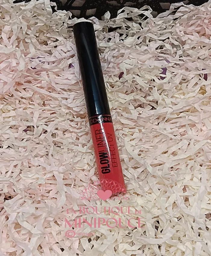Eyeliner glow effet uv neon (7)