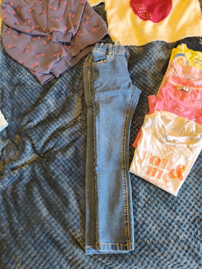 Lot vêtements fille 6 ans - photo numéro 2