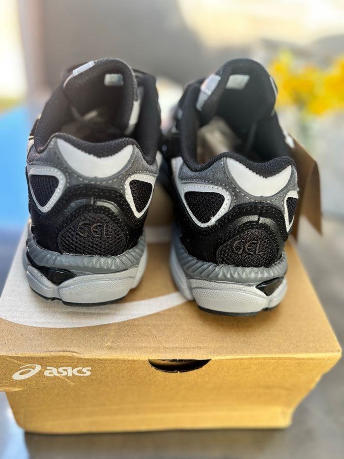 ASIC$ NYC - photo numéro 1