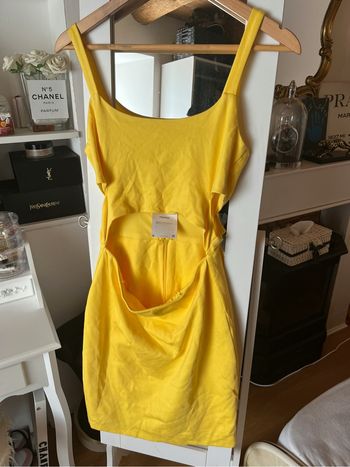 Robe ouverte devant jaune T.L neuve Zara 🍋