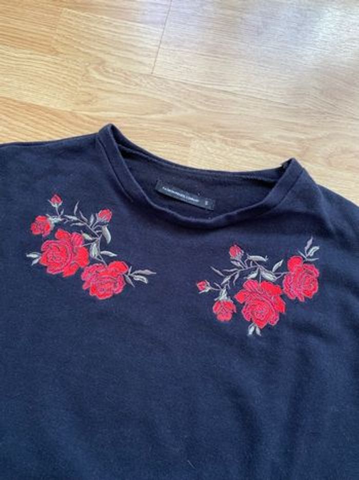 Sweat noir avec roses fashion private company taille s - photo numéro 6
