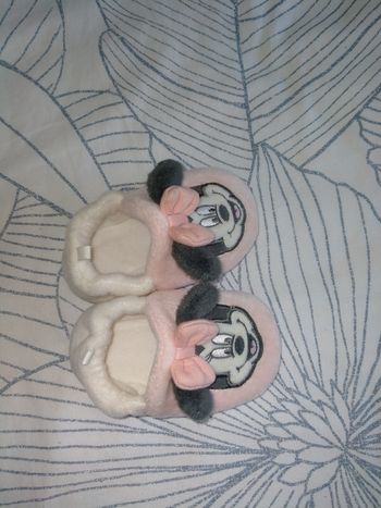 Chaussons Minnie Mouse. Polaire. Taille 6 mois