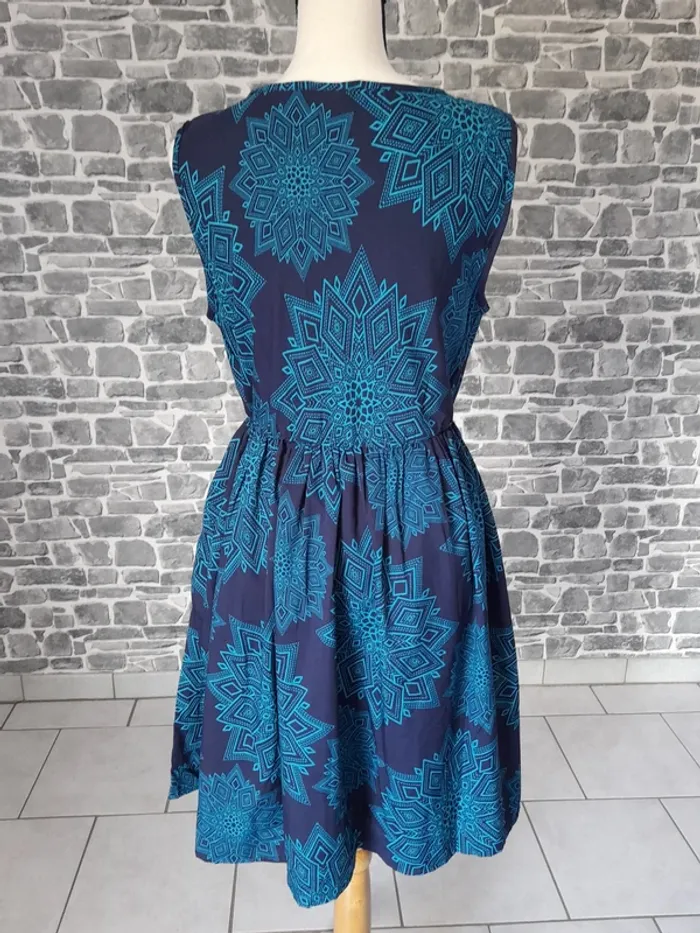 Robe sans manche - photo numéro 4