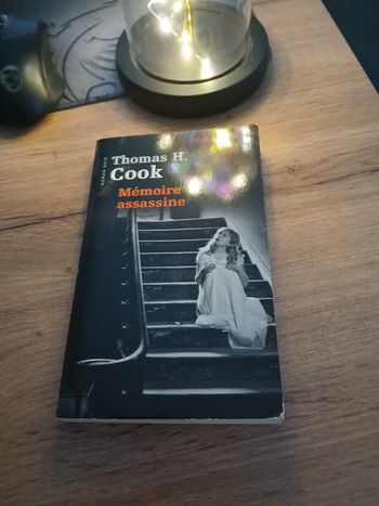 LIVRE MEMOIRE ASSASINE DE THOMAS H COOK 