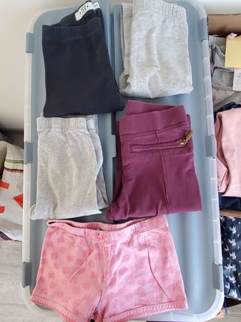 Lot de 4 leggings et 1 short taille 4 ans