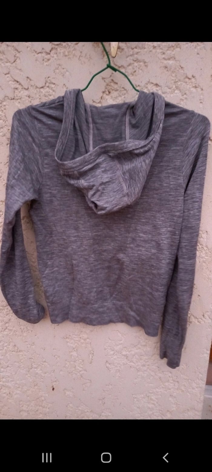 Gilet fin à capuche - photo numéro 2