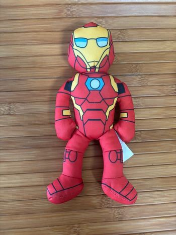 Peluche iron man rouge jaune sonore Marvel 22 cm neuf
