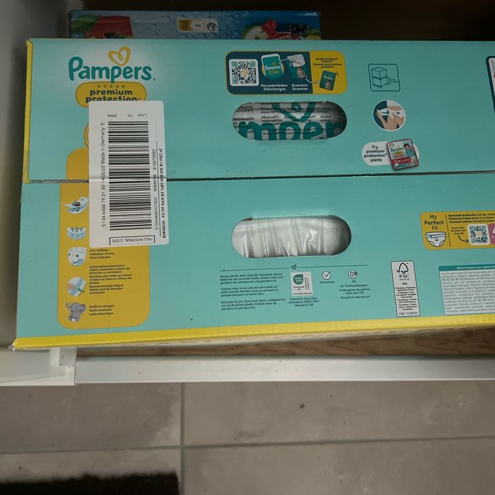 Pack Pampers premium protection T4 90 couches - photo numéro 2