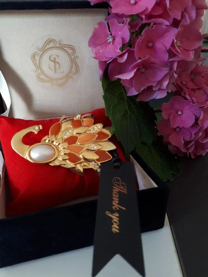 Broche paon vintage plaqué or avec boîte en velure