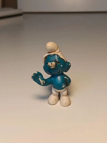 Figurine vintage Schtroumpf main levée peyo W.germany