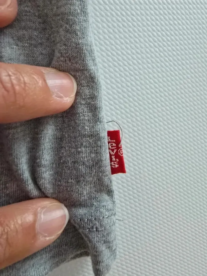 Tee shirt Levi's gris - photo numéro 3