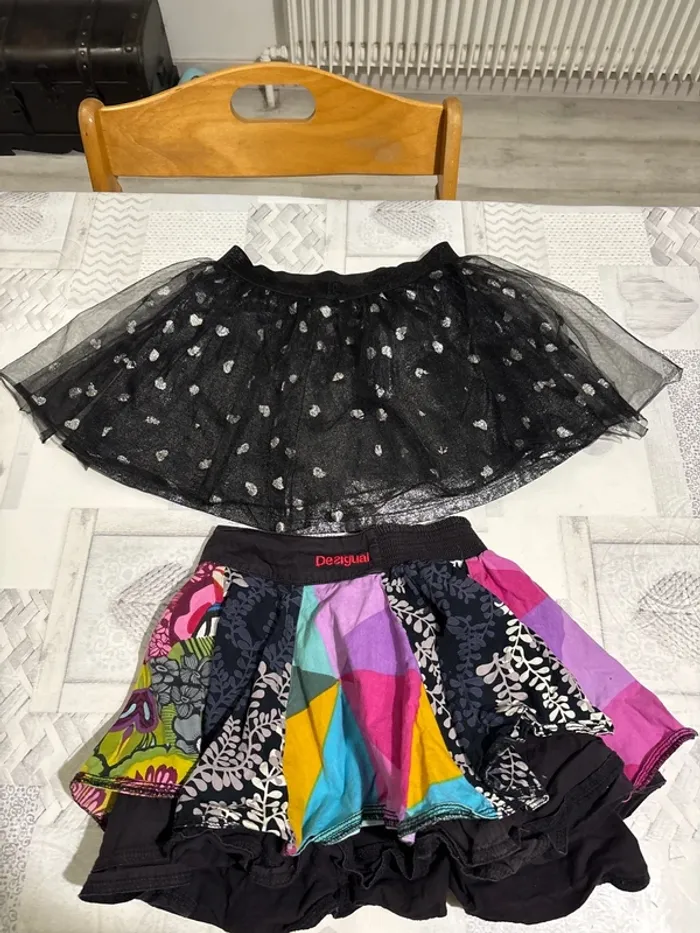 Lot 2 jupes 7-8 ans