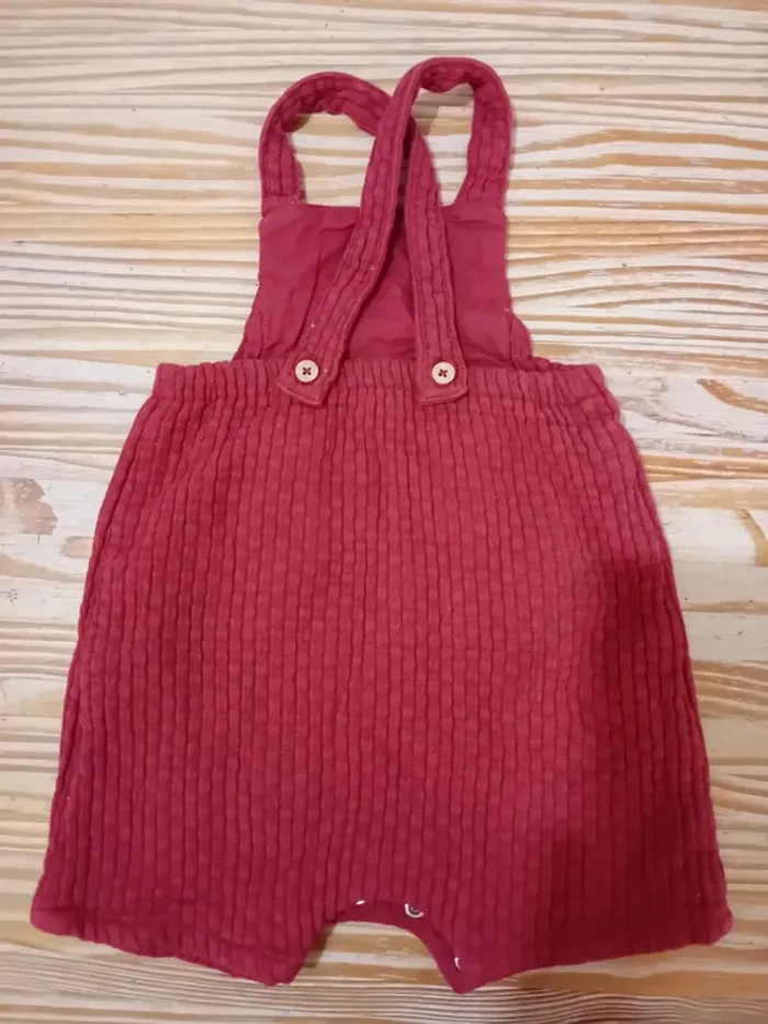 Gros lot de vêtements été fille, barboteuses, combishort, tee-shirt et shorts - photo numéro 9