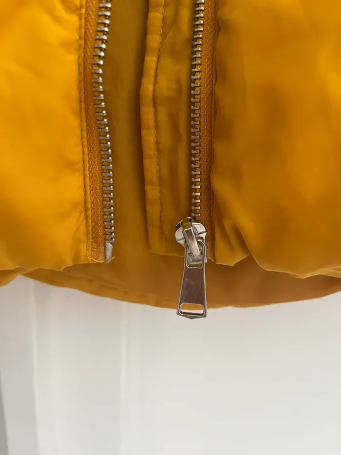 Doudoune jaune avec capuche fausse fourrure LH T38 - photo numéro 4