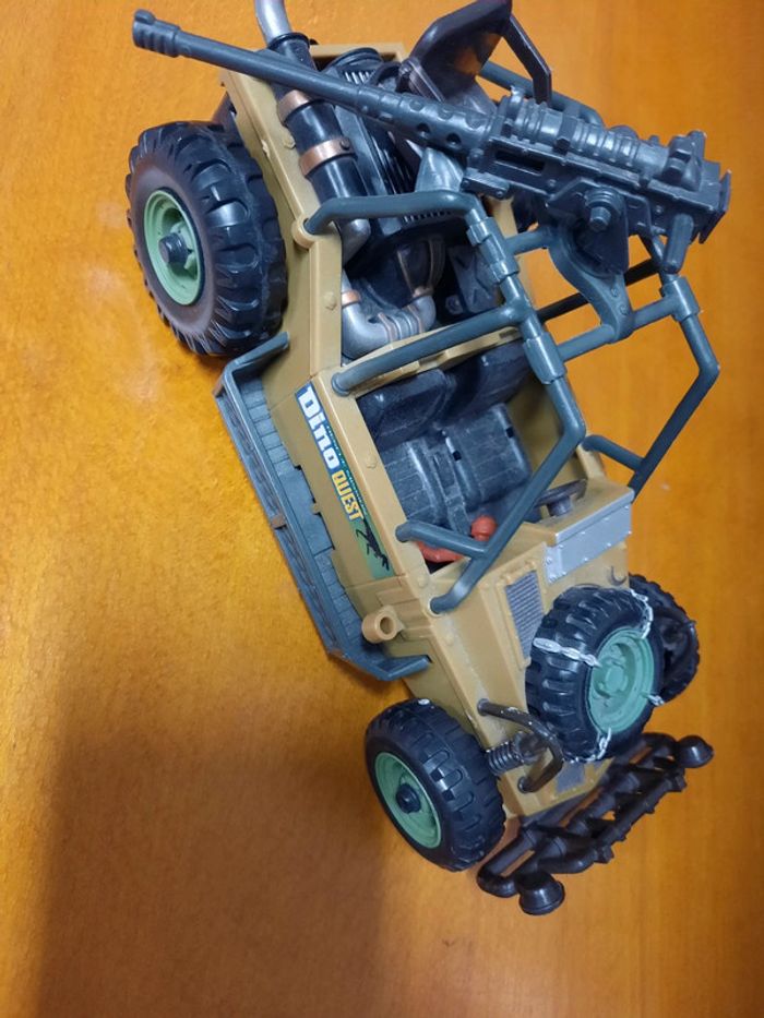 Voiture militaire - photo numéro 2