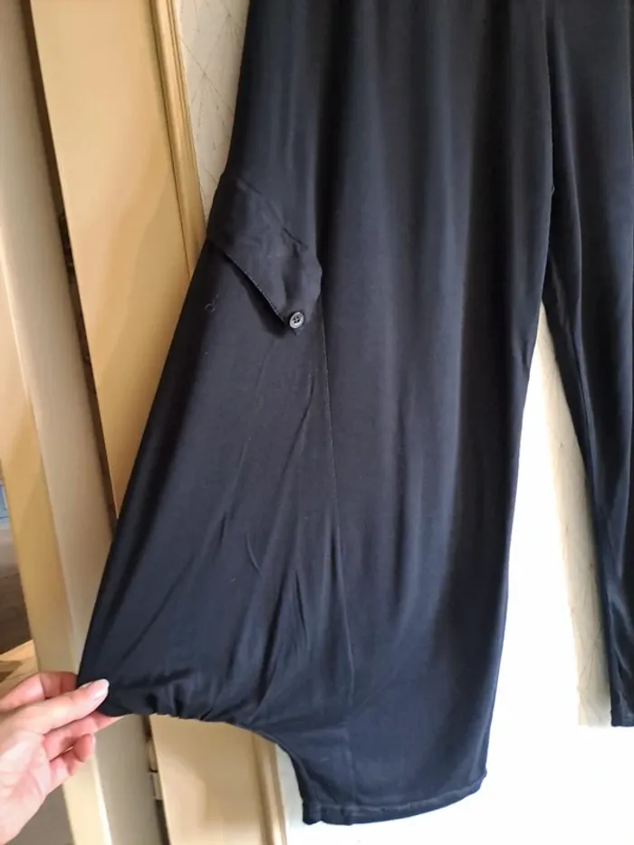 Sarouel femme noir fluide tbe taille élastique en tbe du 40/42 au 48/50 étiquette coupée - photo numéro 3