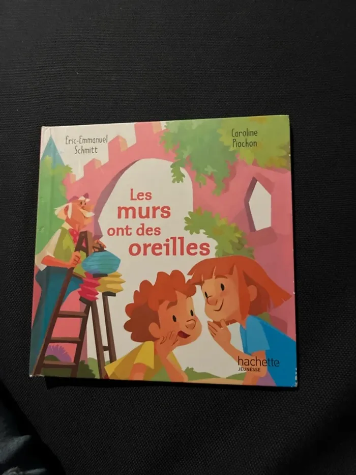 Livre pour enfants macdo les murs ont des oreilles